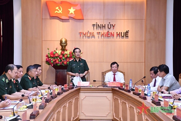 Đại tướng Phan Văn Giang làm việc với tỉnh Thừa Thiên Huế và một số đơn vị trên địa bàn